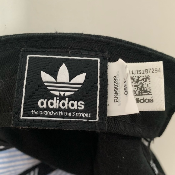 ✨ 2/$25 ✨🛍 Adidas Black Adjustable Strap Back Cotton Dad Hat - Picture 12 of 15